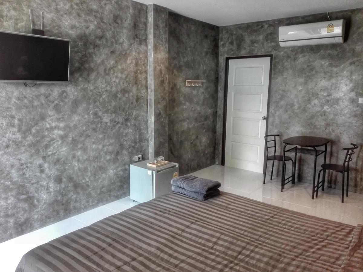 4Hearts Loft House Hotel Szuratthani Kültér fotó