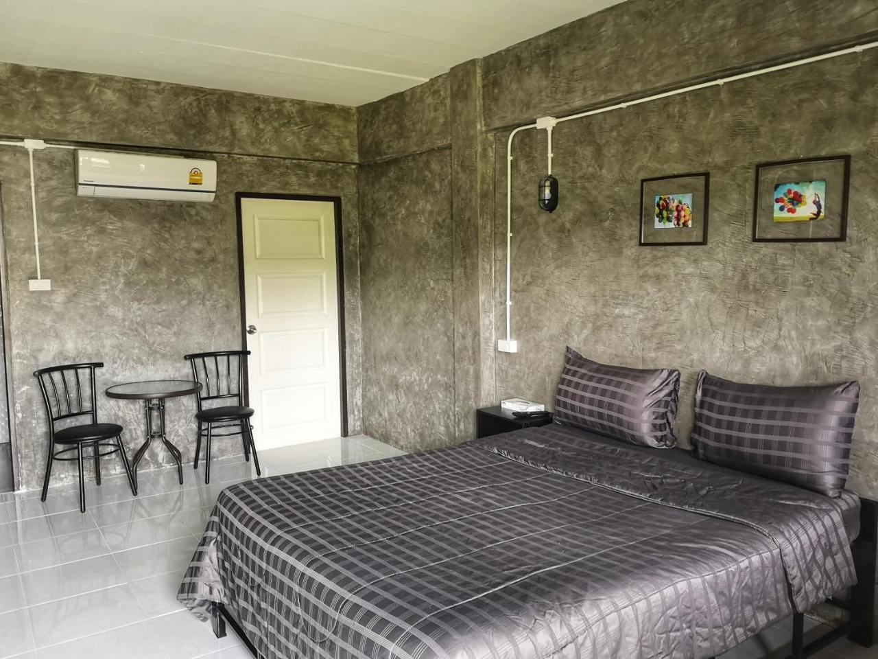 4Hearts Loft House Hotel Szuratthani Kültér fotó